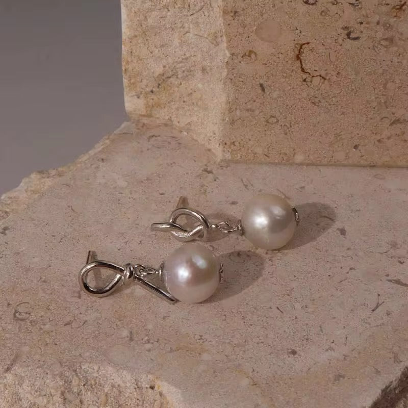 So Knot Pearl Dangle
