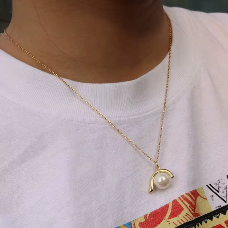 Bella Pearl Necklace