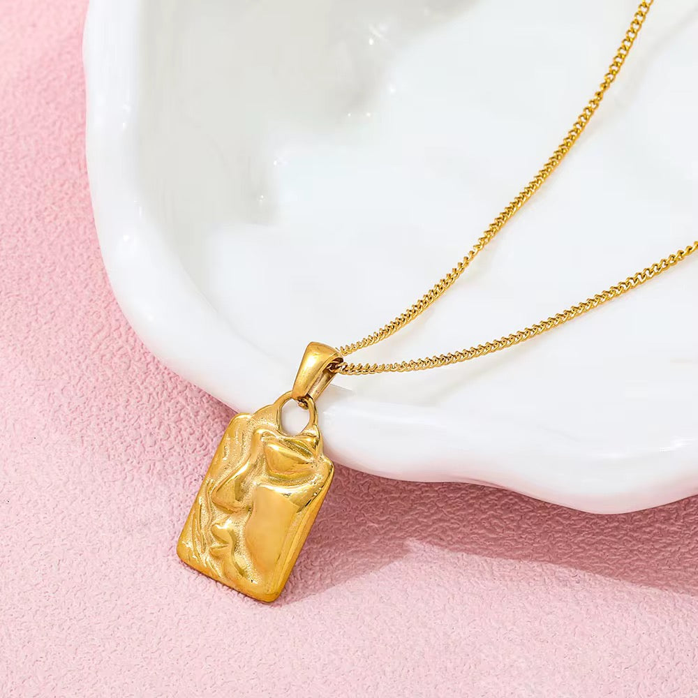 Face it Necklace