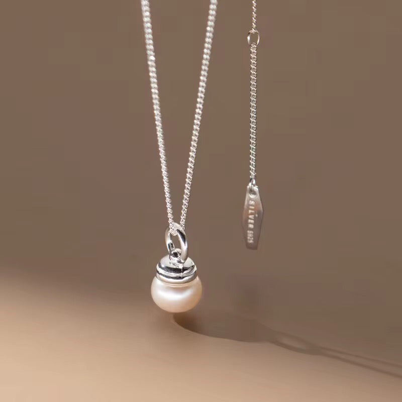 Falcon Pearl Necklace