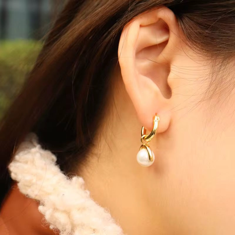 Bella Pearl Hoops