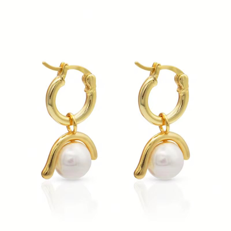 Bella Pearl Hoops