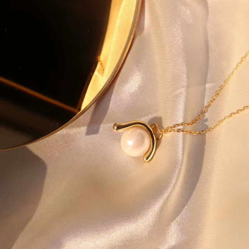 Bella Pearl Necklace