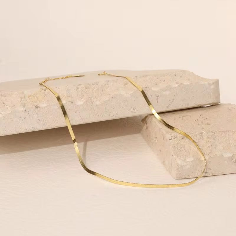 Liner Necklace