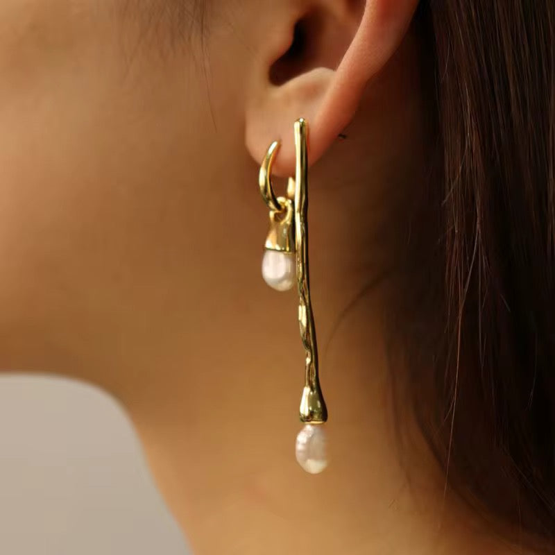 Louve Pearl Earring