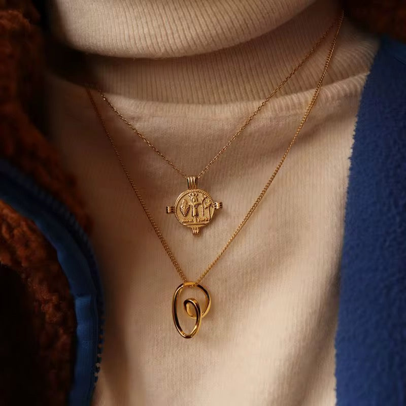 Curvaceous Necklace