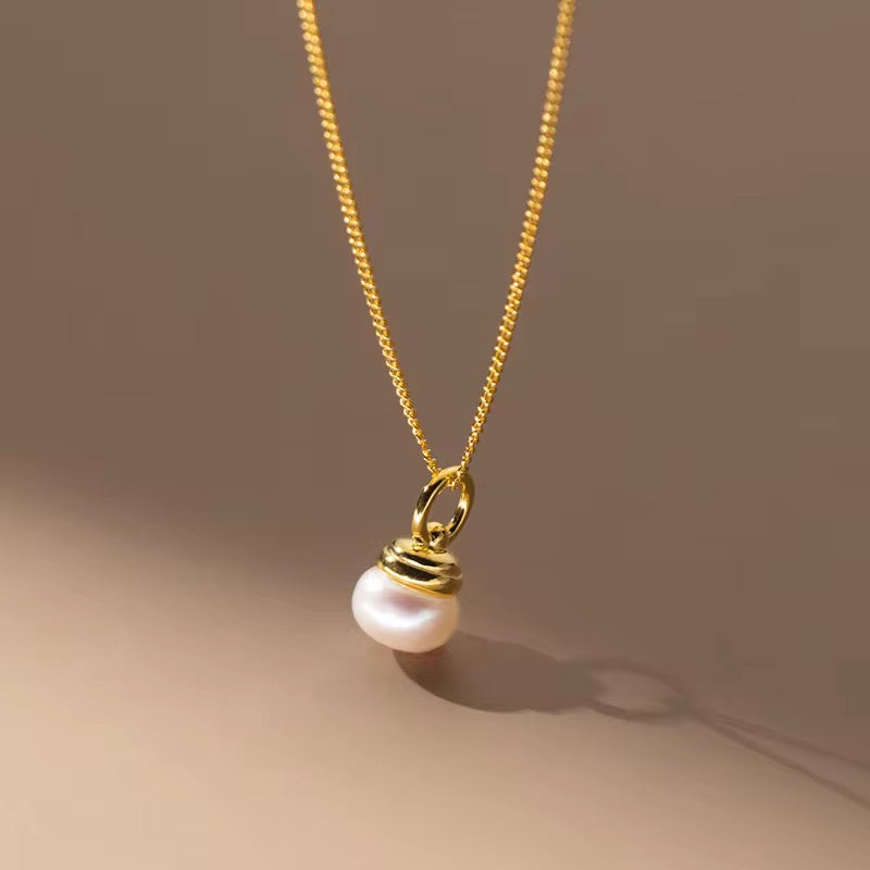Falcon Pearl Necklace