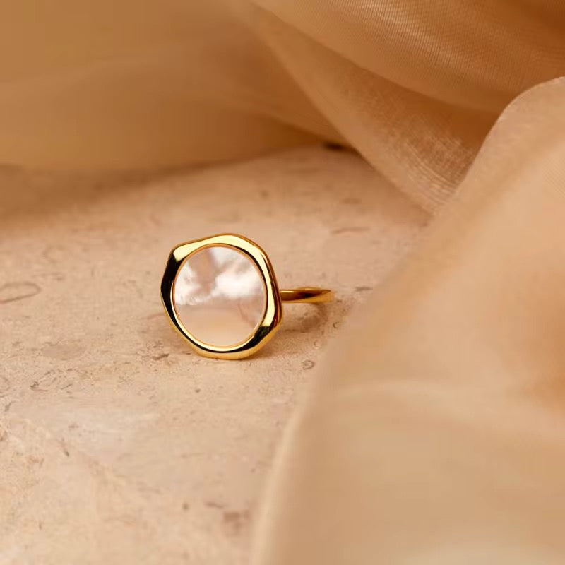 Rosa Shell Ring