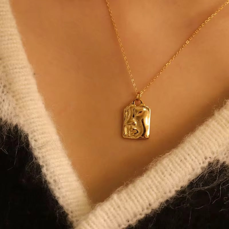 Face it Necklace