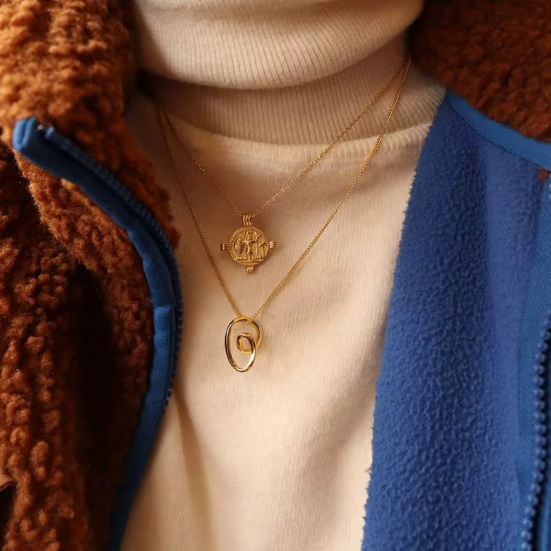 Curvaceous Necklace