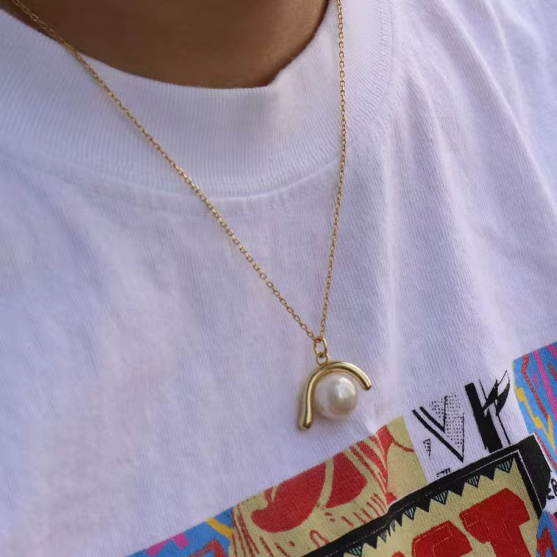 Bella Pearl Necklace