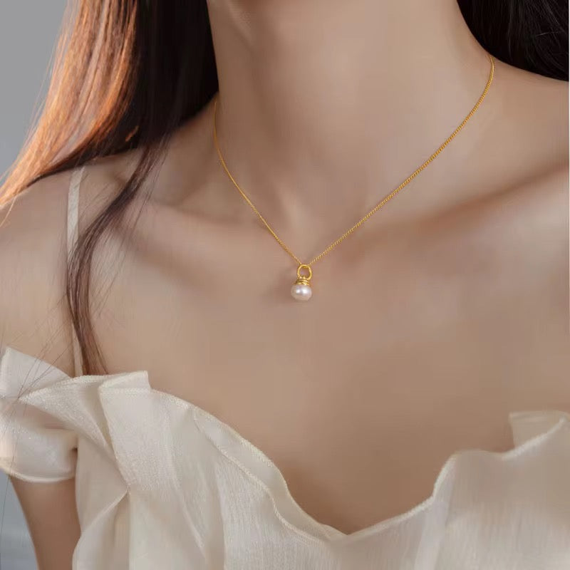 Falcon Pearl Necklace