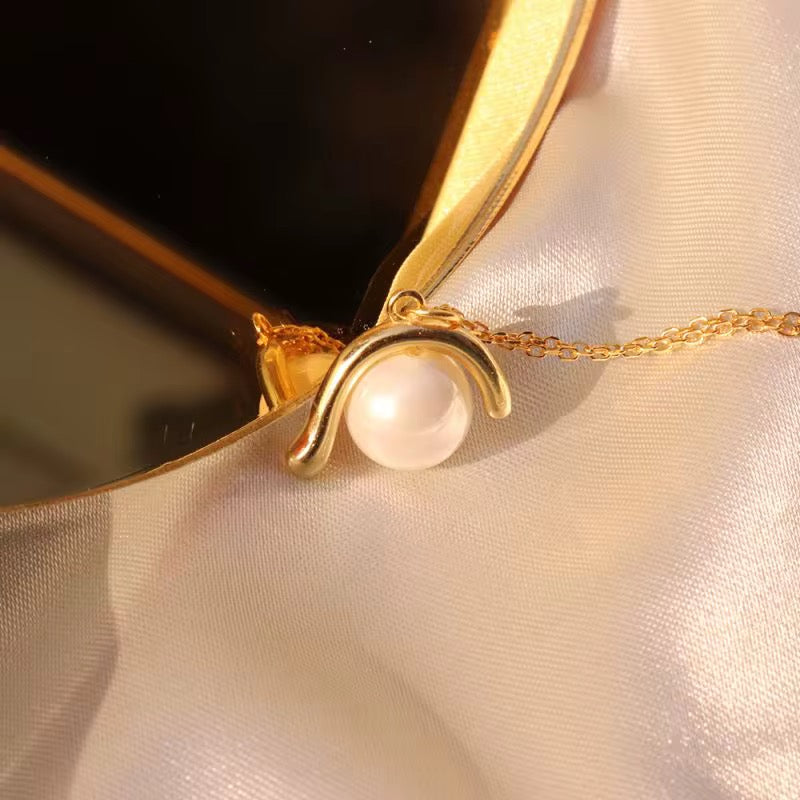 Bella Pearl Necklace