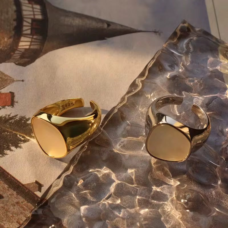Louve Shell Ring