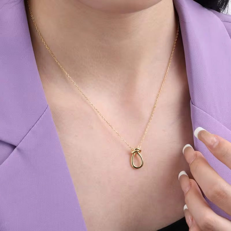 Knot Necklace
