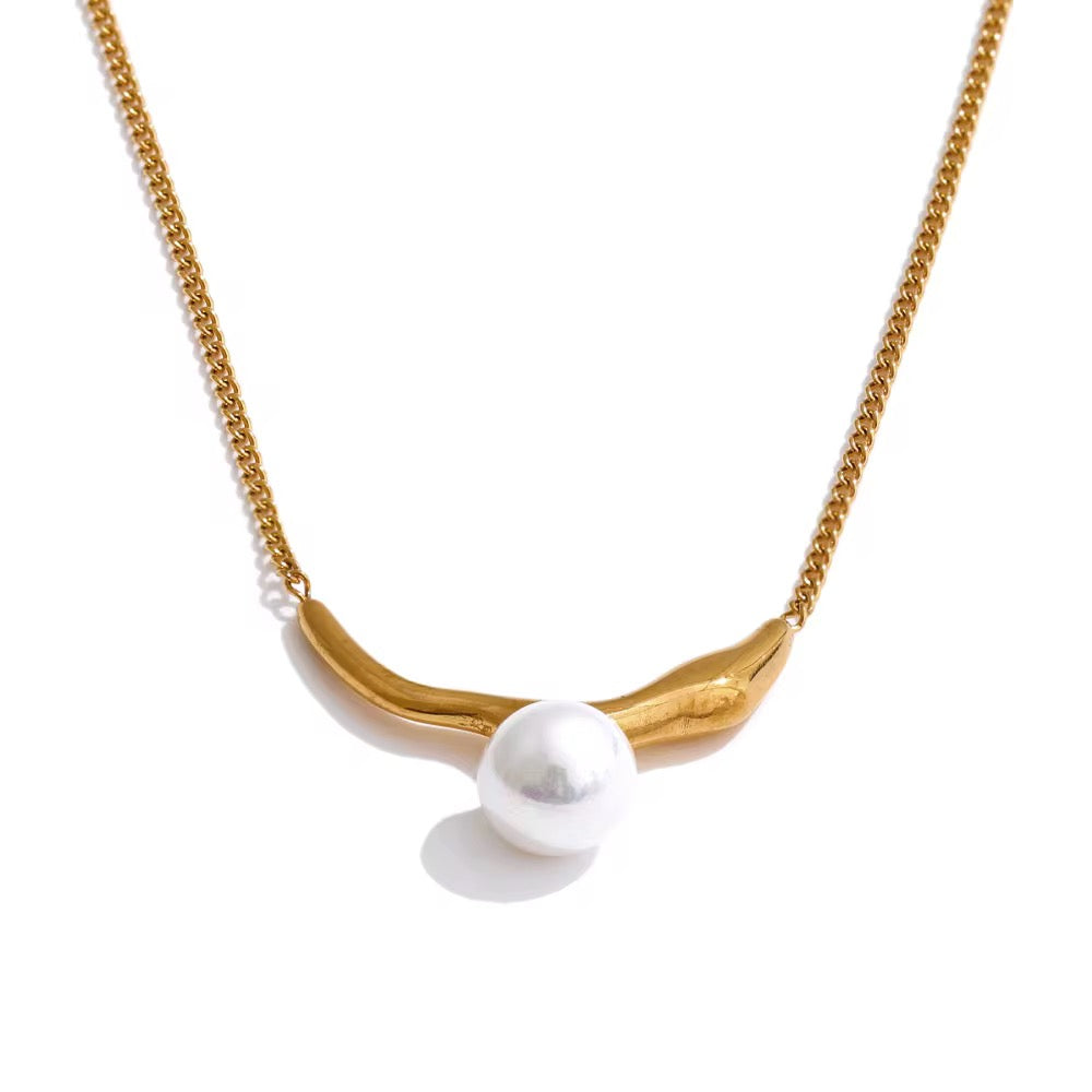 Azura Pearl Necklace