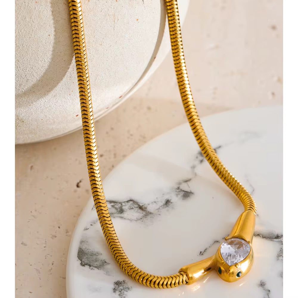 Glowe Necklace