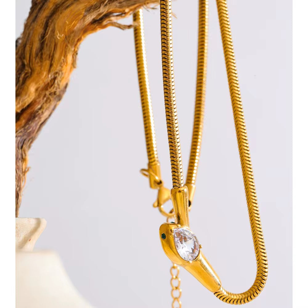 Glowe Necklace