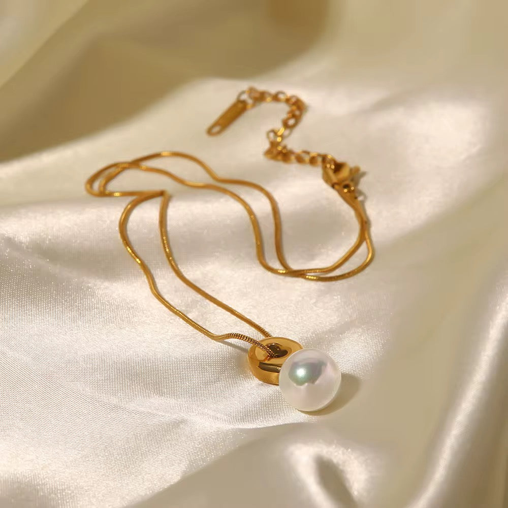 Isla Pearl Necklace