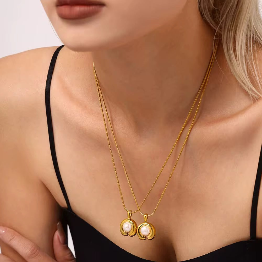 Vanya Pearl Necklace