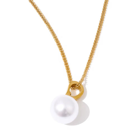 Isla Pearl Necklace