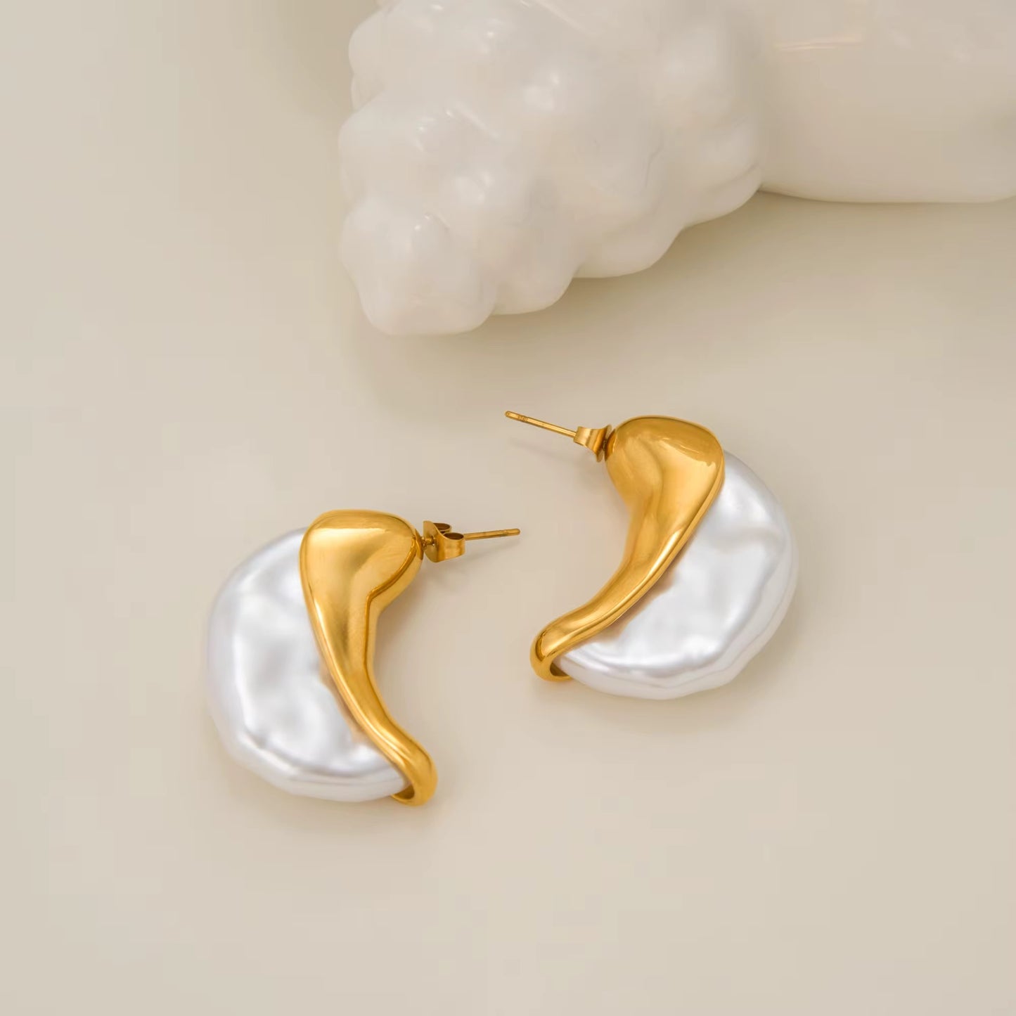 Samira Pearl Earrings