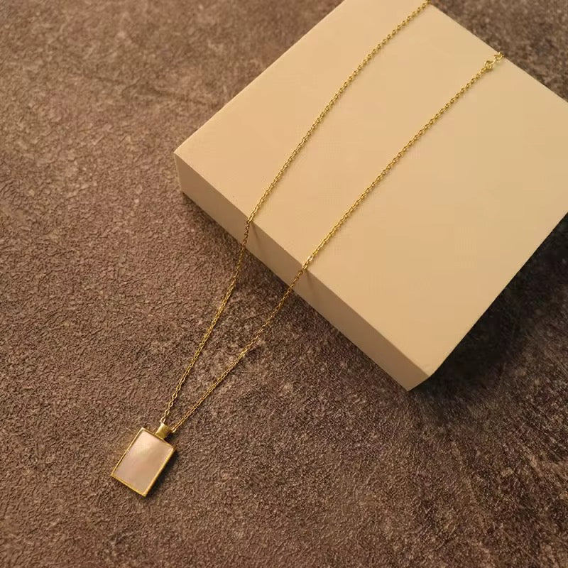 Rosa Shell Necklace