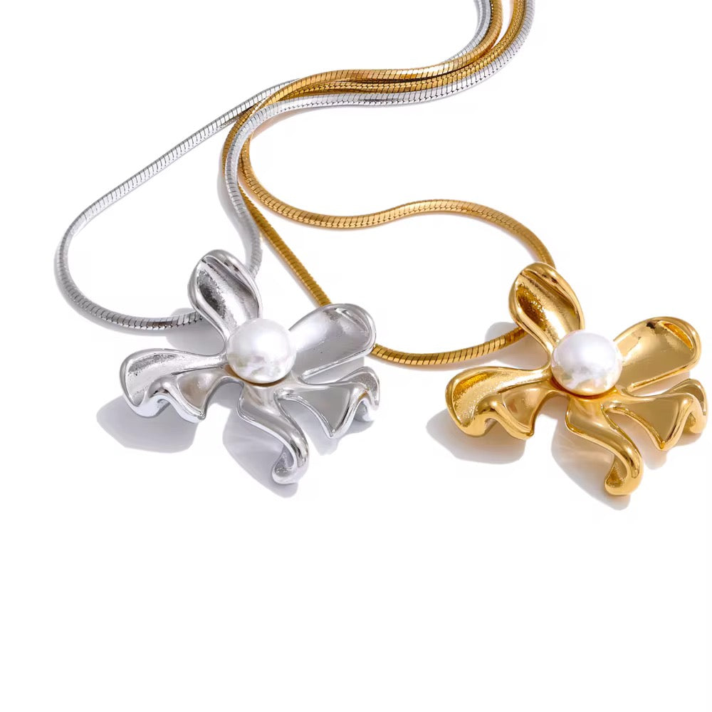 Alaya Pearl Necklace