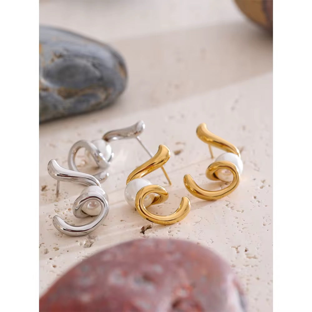 Mirel Pearl Earrings