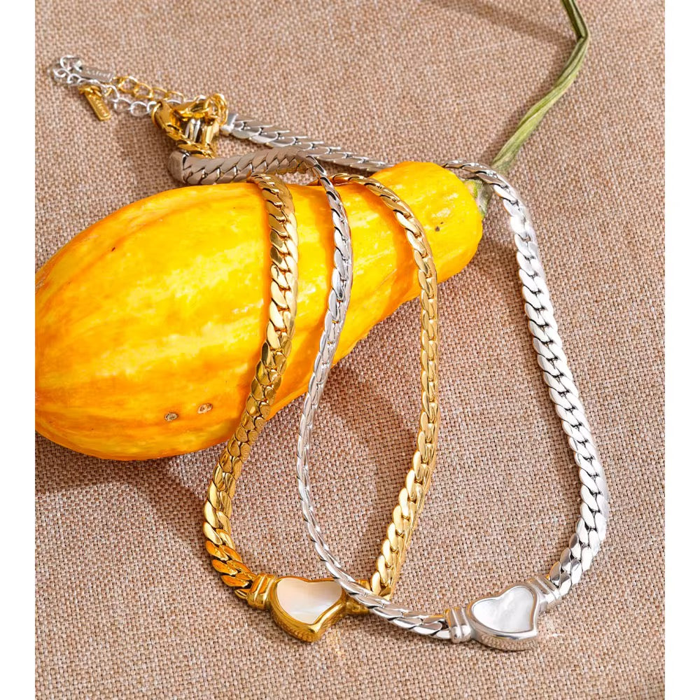 Vanya Shell Necklace