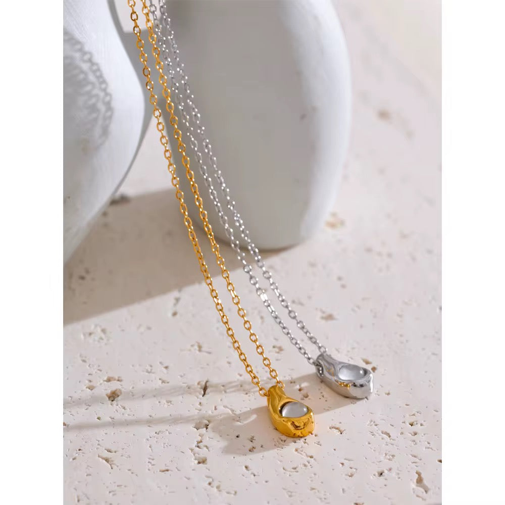 Clarette Shell Necklace