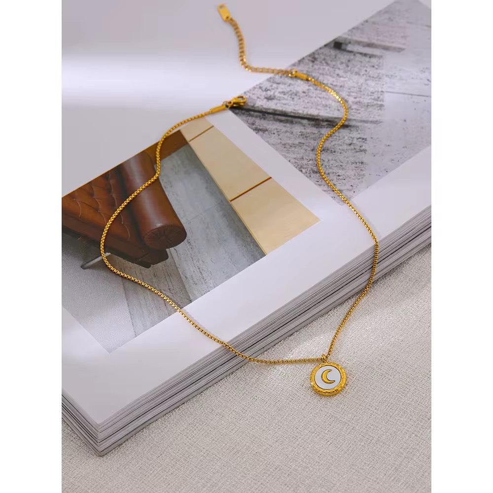 Luna Shell Necklace