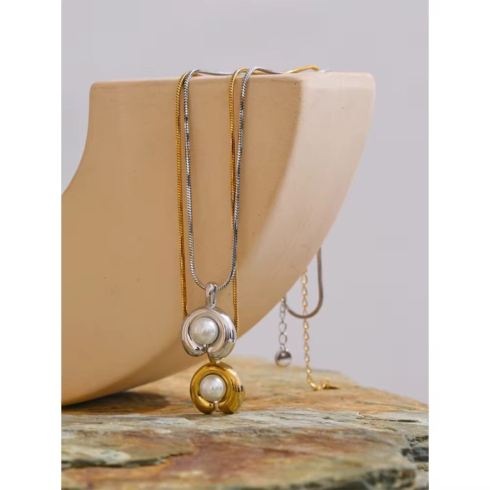 Vanya Pearl Necklace