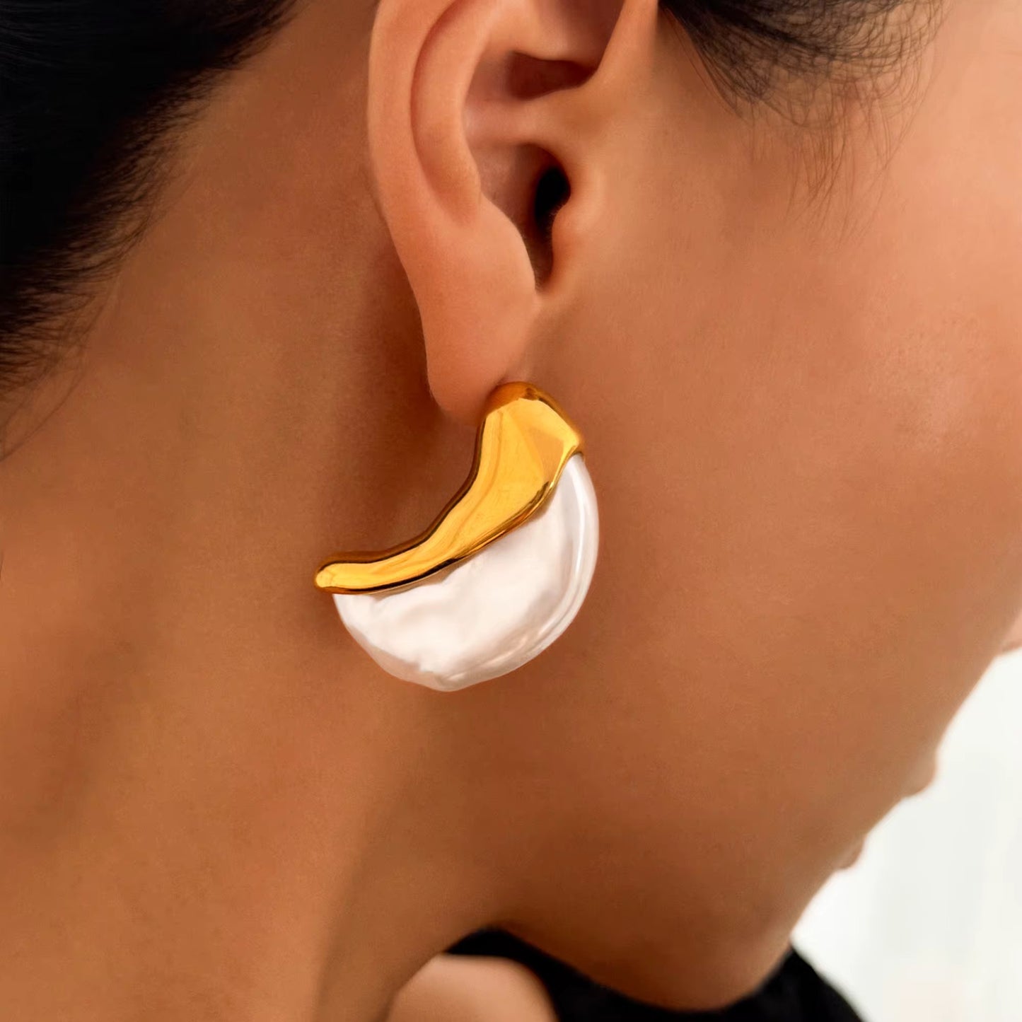 Samira Pearl Earrings