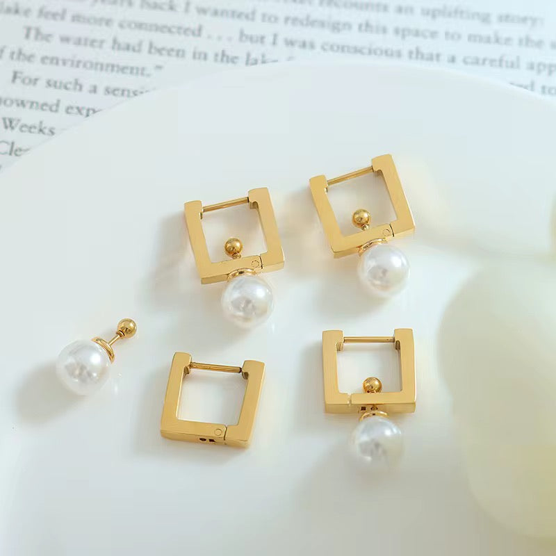 Maelis Pearl Earrings