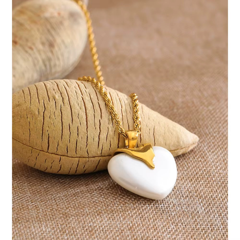 Noor Pearl Necklace