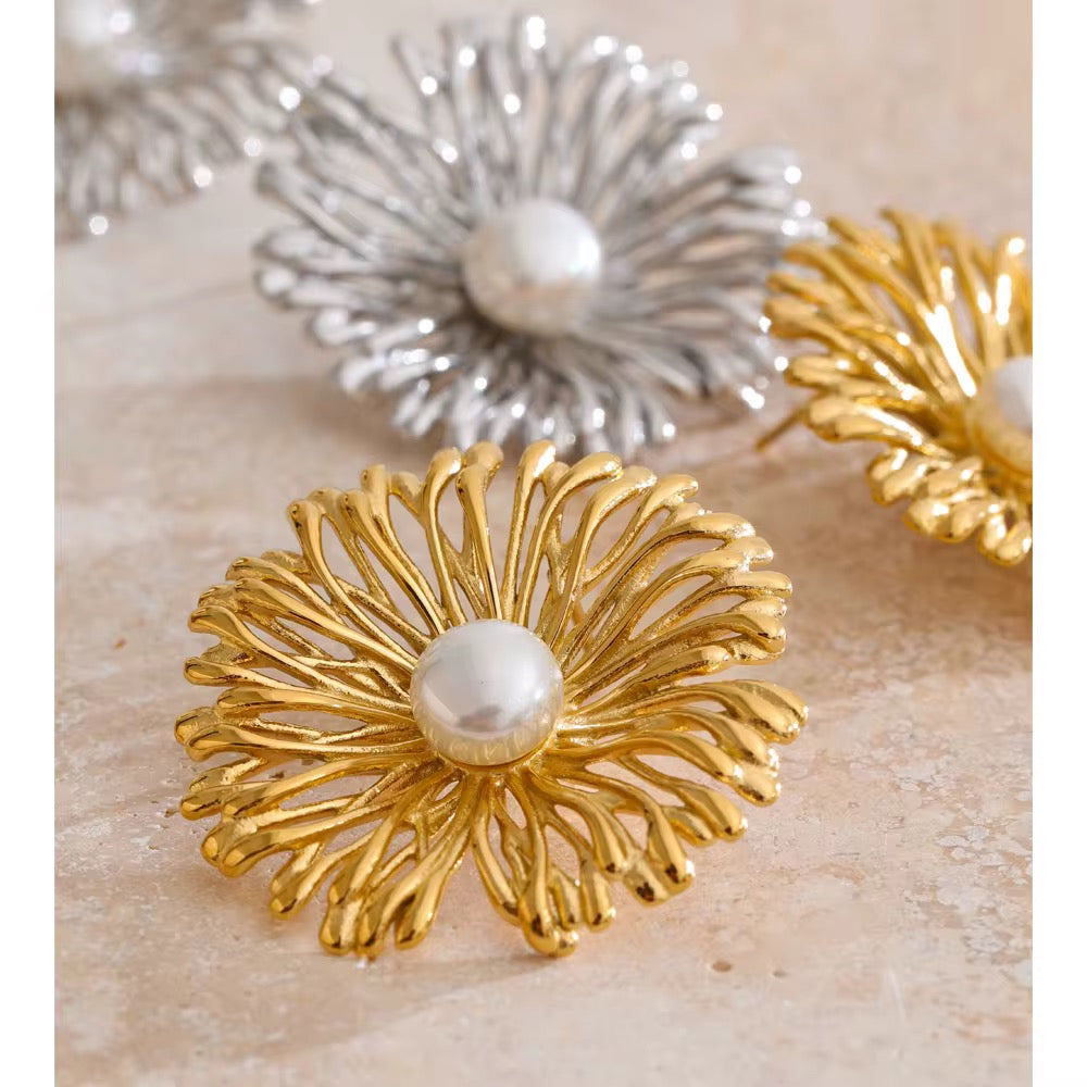 Coralie Pearl Earrings