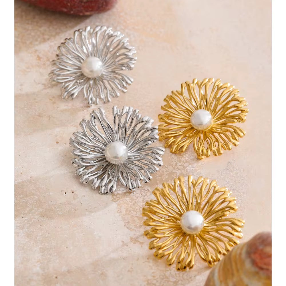 Coralie Pearl Earrings