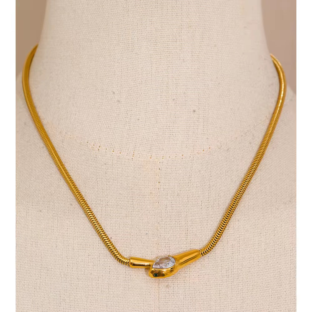 Glowe Necklace