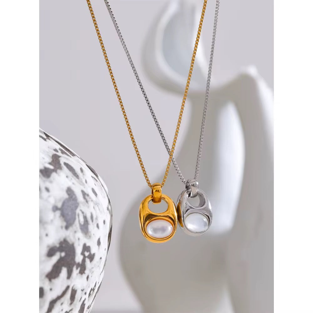 Opalyn Shell Necklace