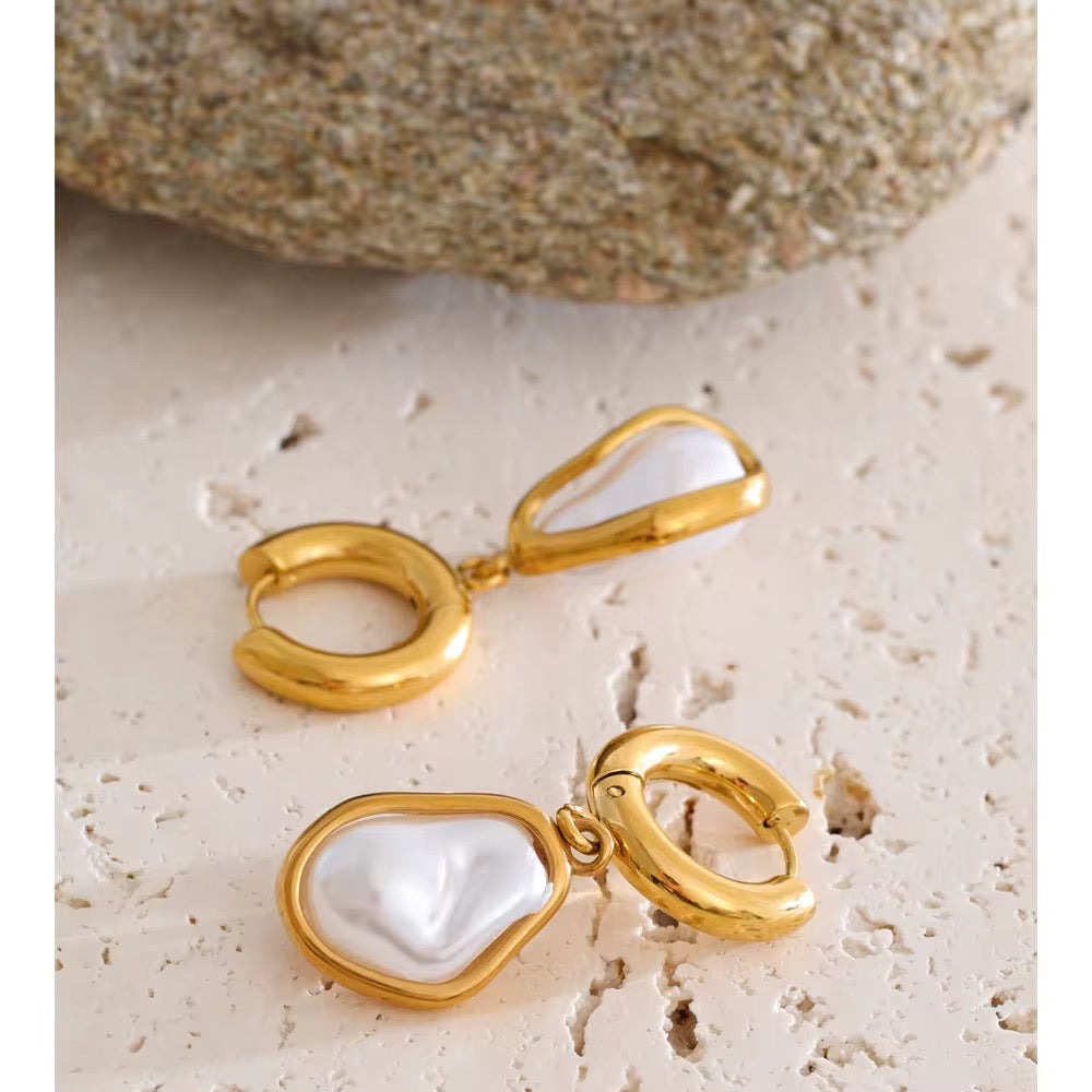 Arielle Pearl Earrings
