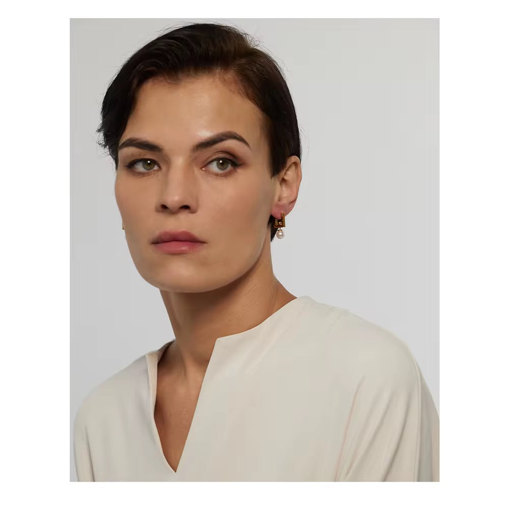 Maelis Pearl Earrings