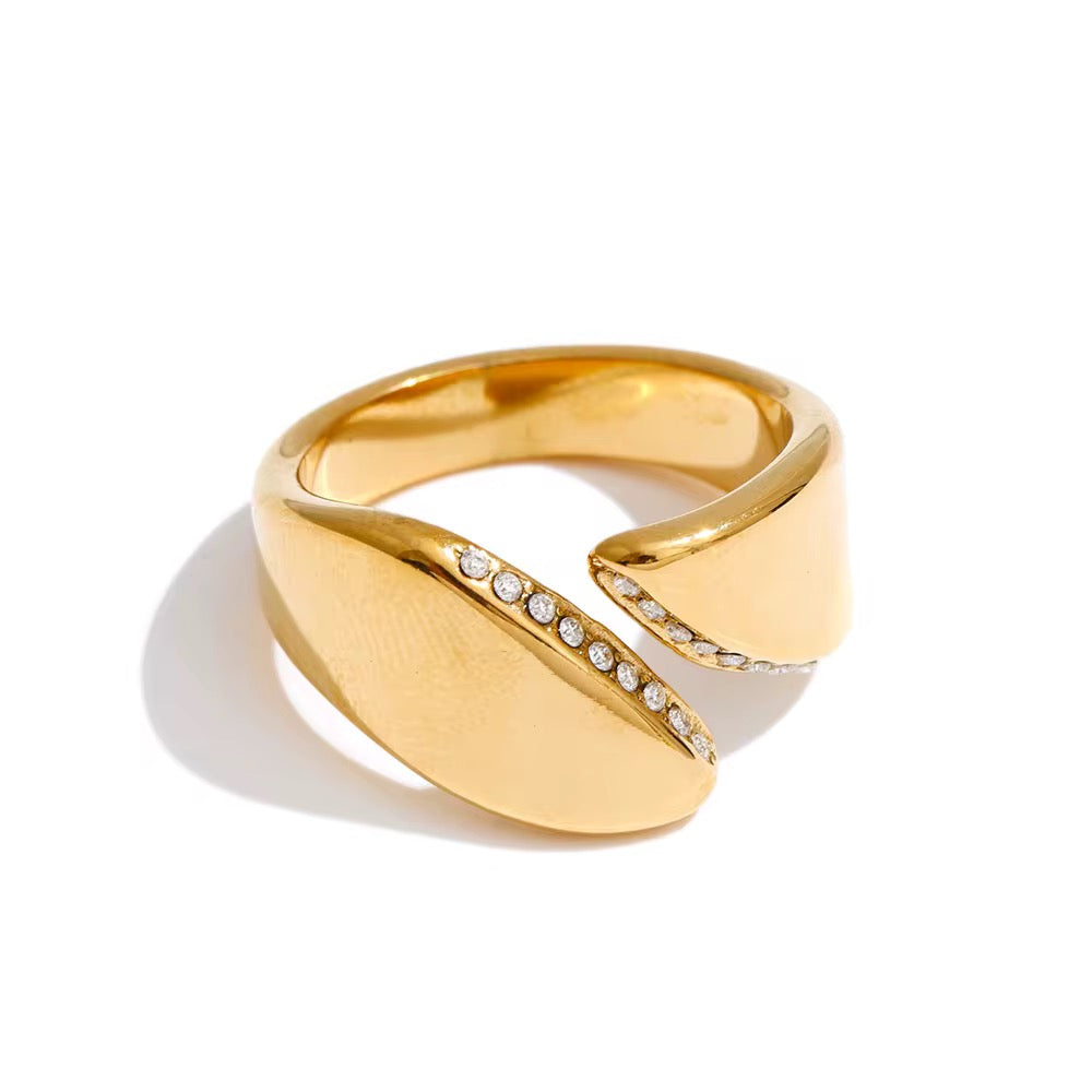 Soleia Ring