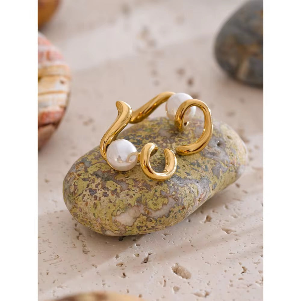 Mirel Pearl Earrings