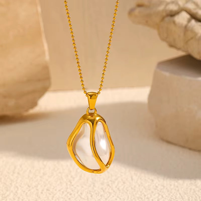 Arielle Pearl Necklace