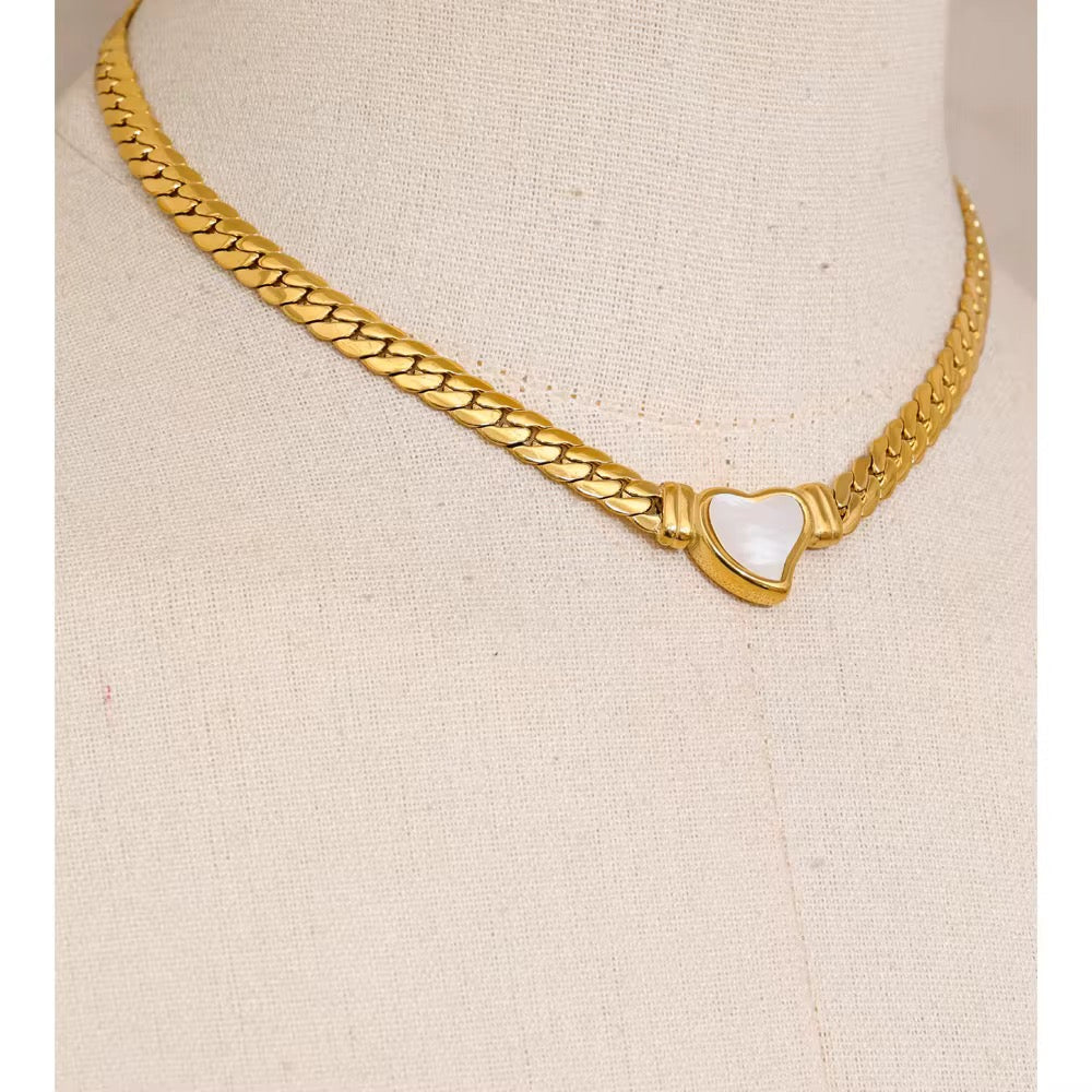 Vanya Shell Necklace