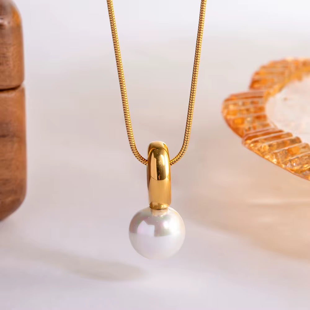Isla Pearl Necklace