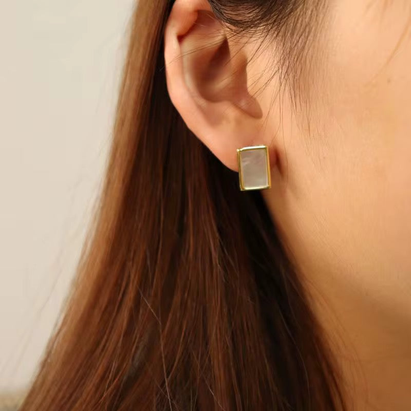 Rosa Shell Stud