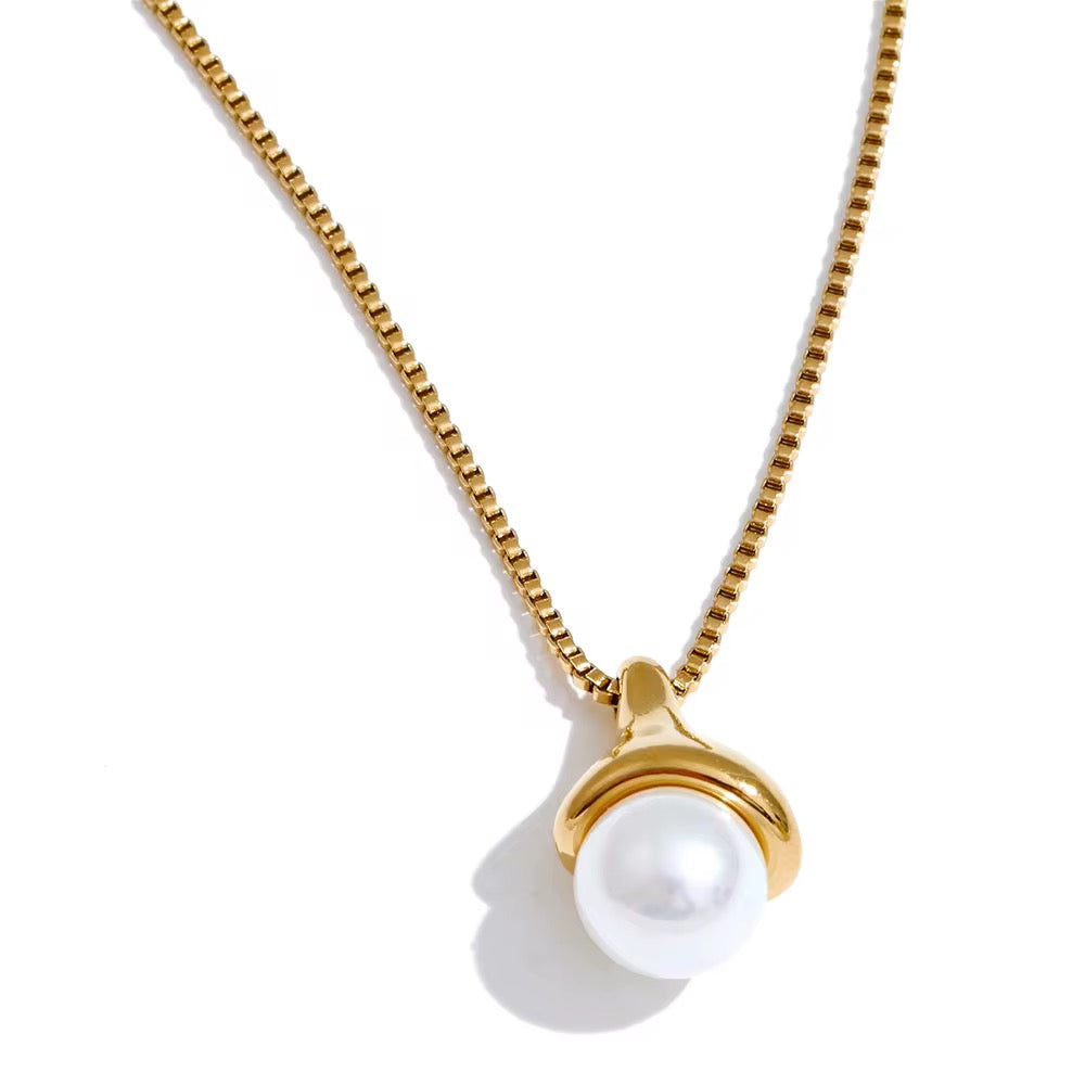Bellina Pearl Necklace