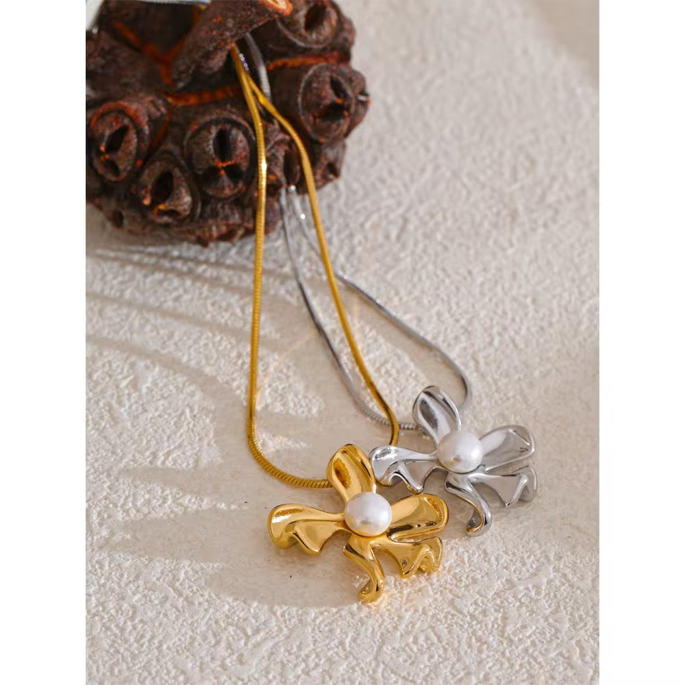 Alaya Pearl Necklace